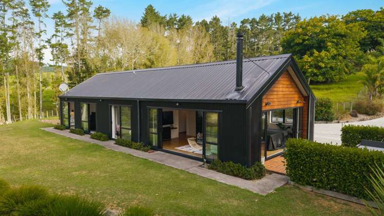 685 Inland Road_5