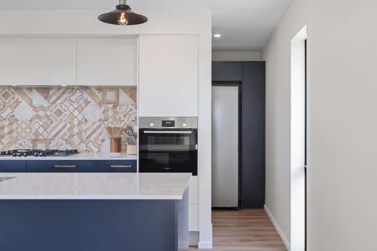 52 Eric Crozier Road_5