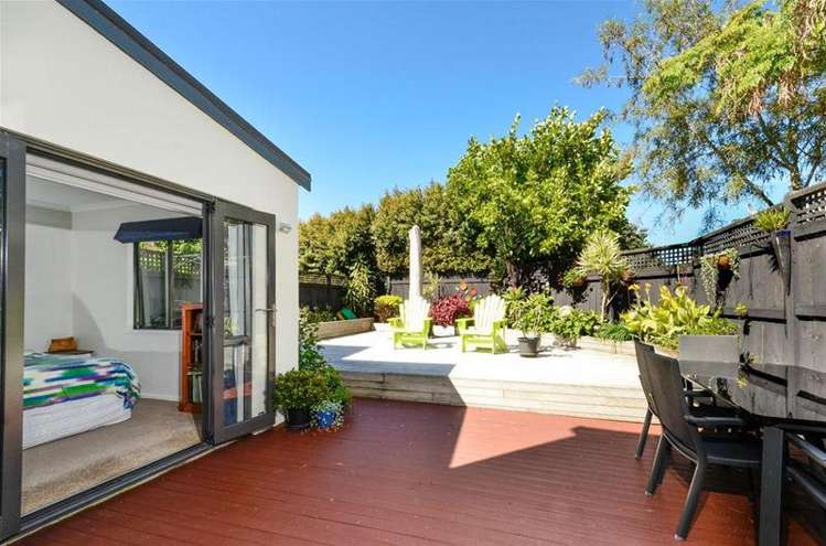 54 Provence Esplanade Te Atatu Peninsula_14