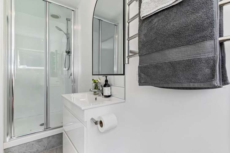 28 Fielding Crescent Farm Cove_30