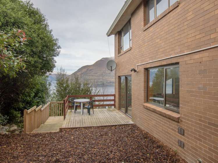 73a Wynyard Crescent Fernhill/Sunshine Bay_8