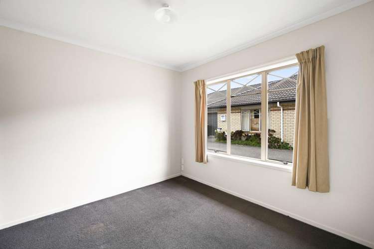 2/201 Massey Street 1067_8