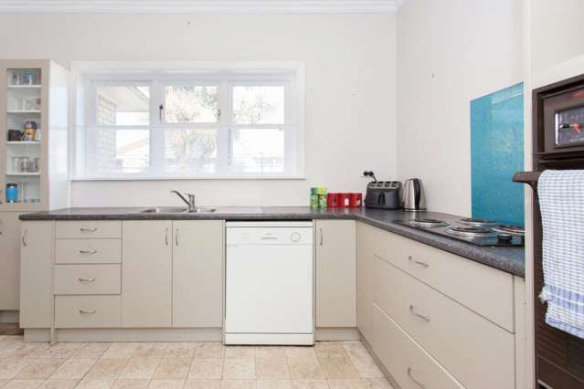 62a Rowses Road Aranui_1