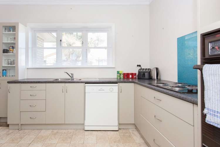 62a Rowses Road Aranui_1