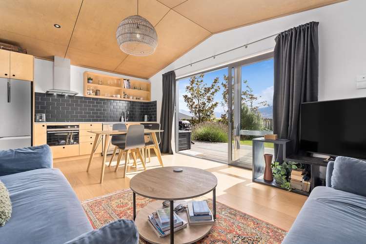 11 Centre Crescent Wanaka_22