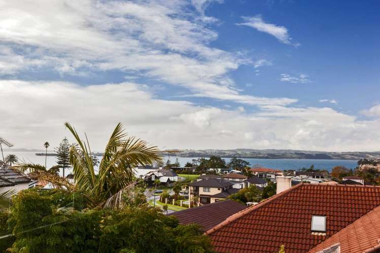 23 Seymour Road Mellons Bay_11