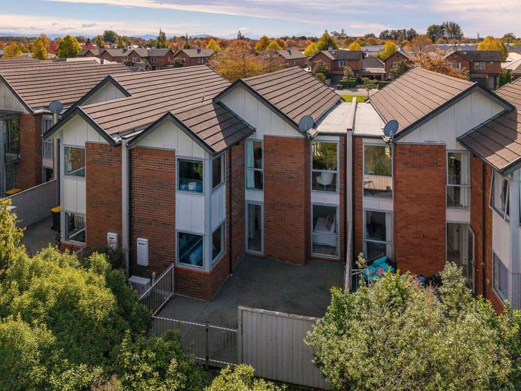 18 Henley Green Northwood_23