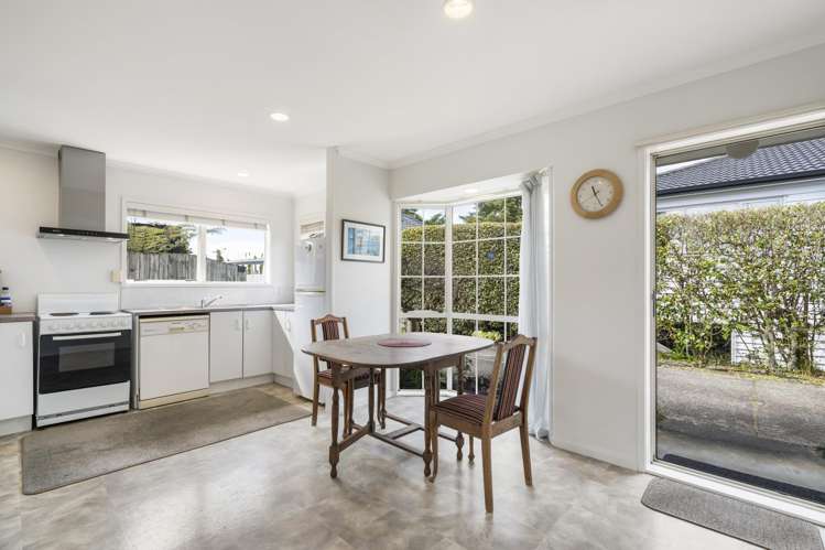 2/42 Rua Road Glen Eden_5