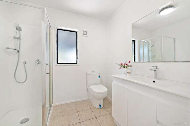 2/104a Manuka Road Bayview_3