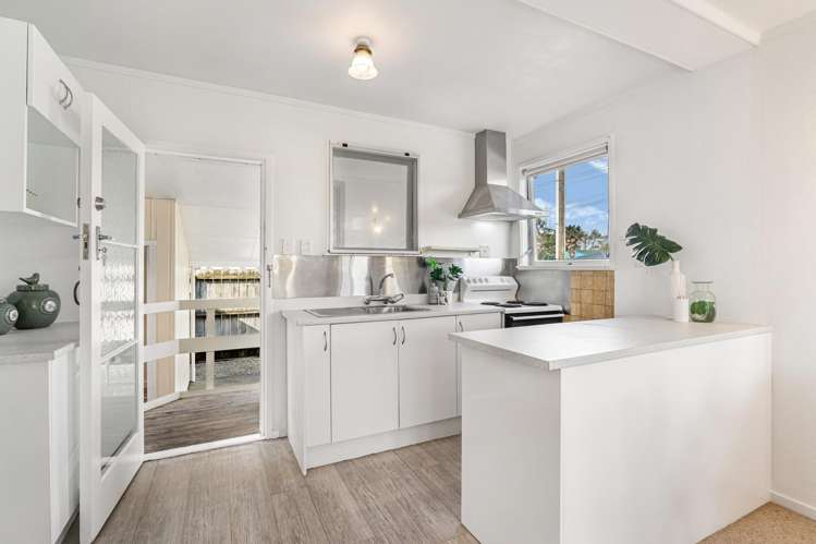1/137 Centreway Road Orewa_7