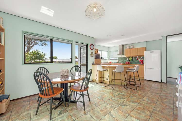 25 & 25a Sandgate Avenue Botany Downs_5