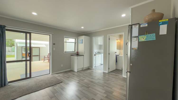 7 West Crescent Te Puru_23