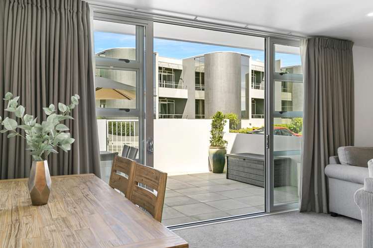 7/2 Lowell Place Waipahihi_7