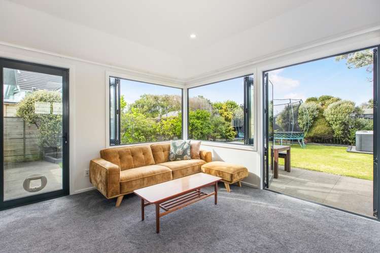 34 Puru Crescent Lyall Bay_4