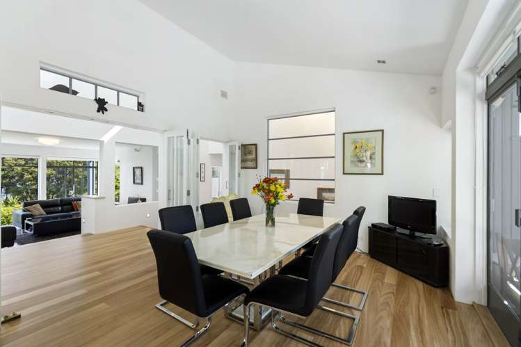 8 Herrings Cove Place Titirangi_14