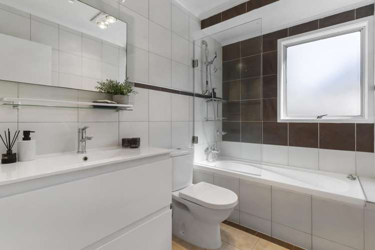 1/6 Sapphire Place Bayview_9