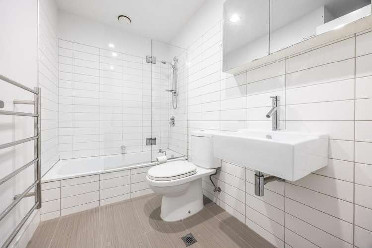 2M/14 Upper Queen Street Auckland Central_15