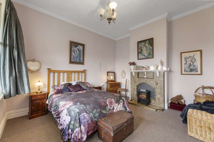 53 Easther Crescent Kew_15