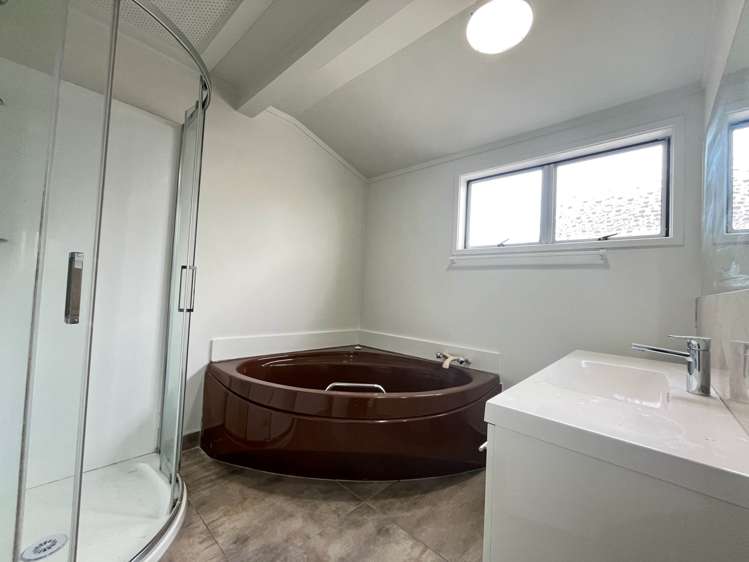 9 Lambrown Drive Totara Vale_4