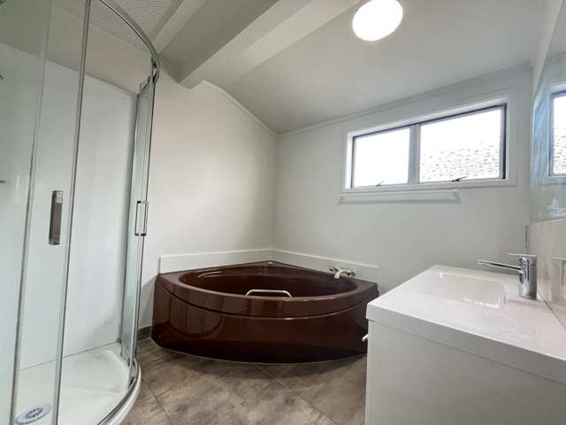 9 Lambrown Drive Totara Vale_4