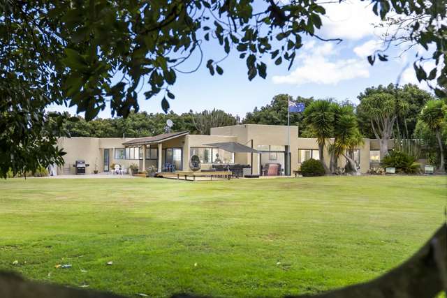 Charming lifestyle retreat with income!