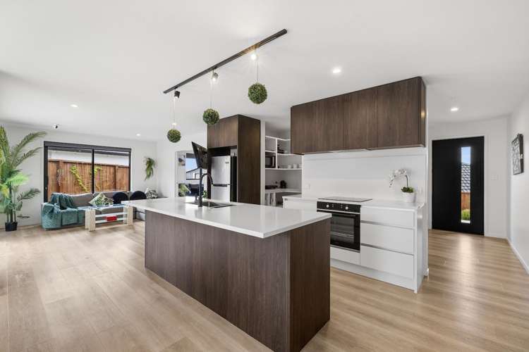 4 Petariki Way Pyes Pa_2