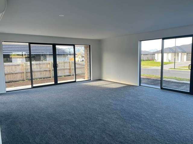 20 St Michael Crescent One Tree Point_3