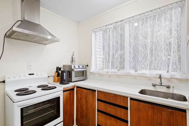 26 Fyvie Avenue Tawa_25