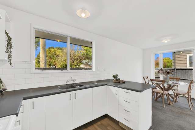 2/166 Rocking Horse Road Southshore_2