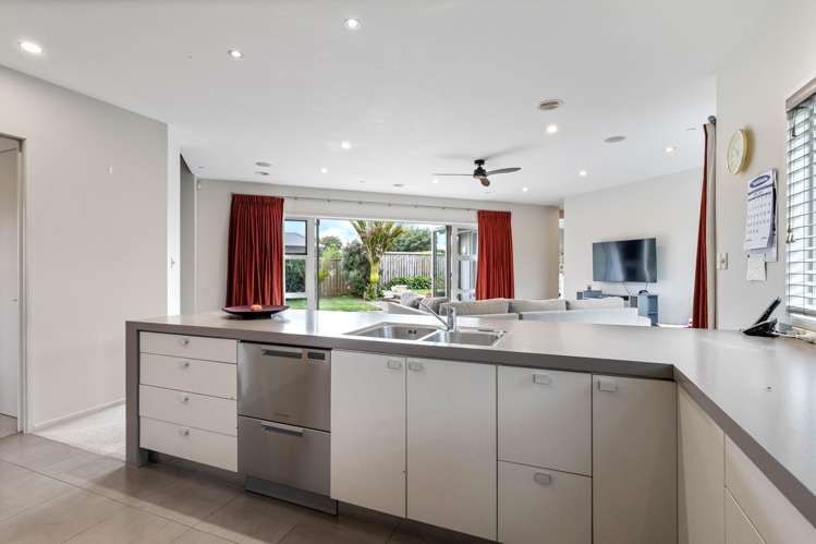 4 Links Drive Waiwhakaiho_12