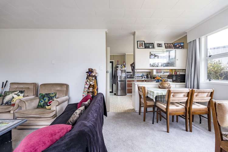2/137A Ngamotu Road Spotswood_5