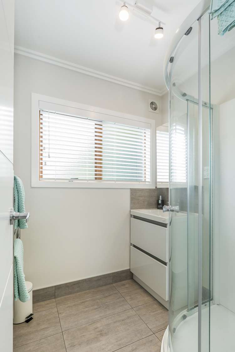 12 Stokes Avenue Te Atatu Peninsula_14