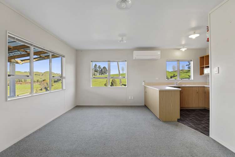 17 Waikaka Road Ohura_13