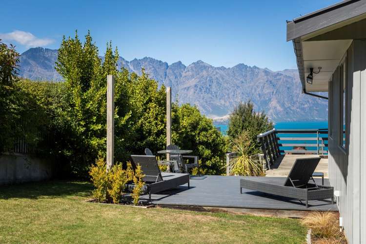 22 Wynyard Crescent Fernhill/Sunshine Bay_23