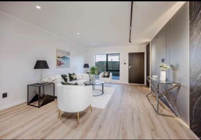 2/31 McAnnalley Street Manurewa_3