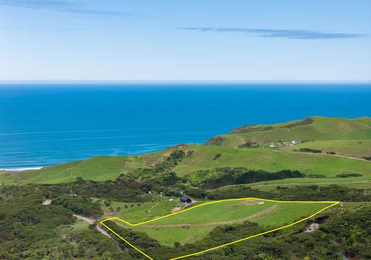1597 Whaanga Road Raglan_5