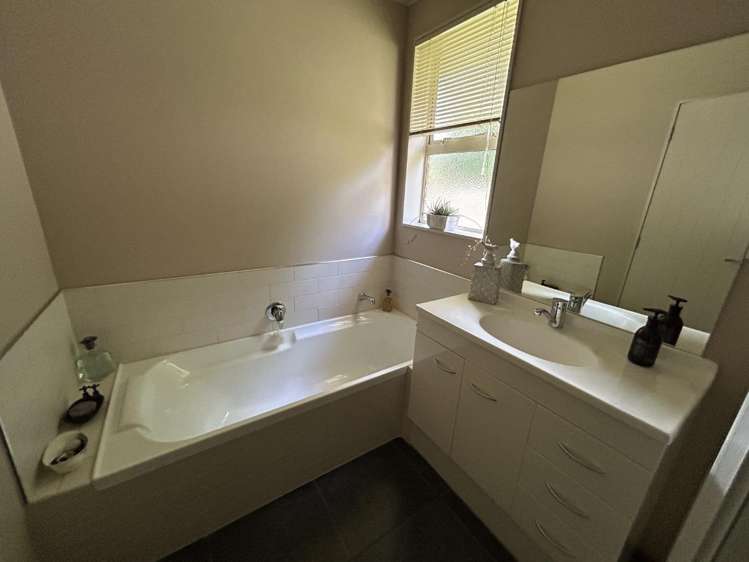 38 Mickelson Avenue Rototuna_12