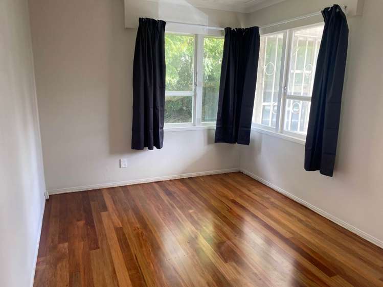 2/1 Churchill Avenue Manurewa_5