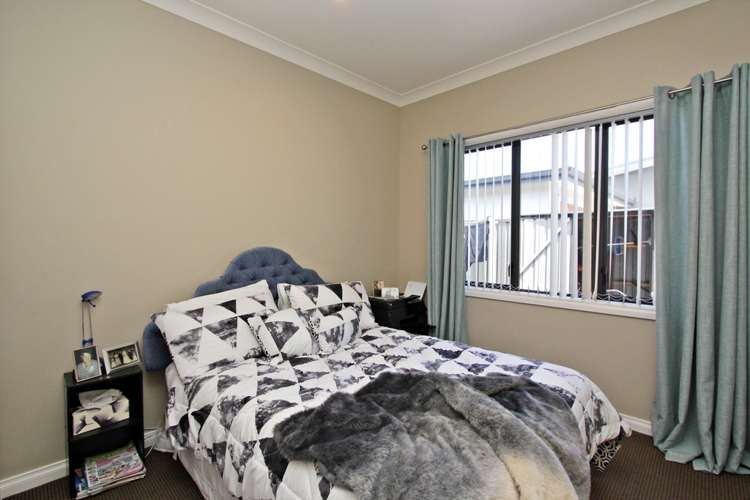 14 Portland Place Poraiti_11