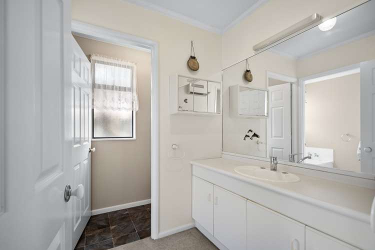 78 Amberley Avenue Highbury_19