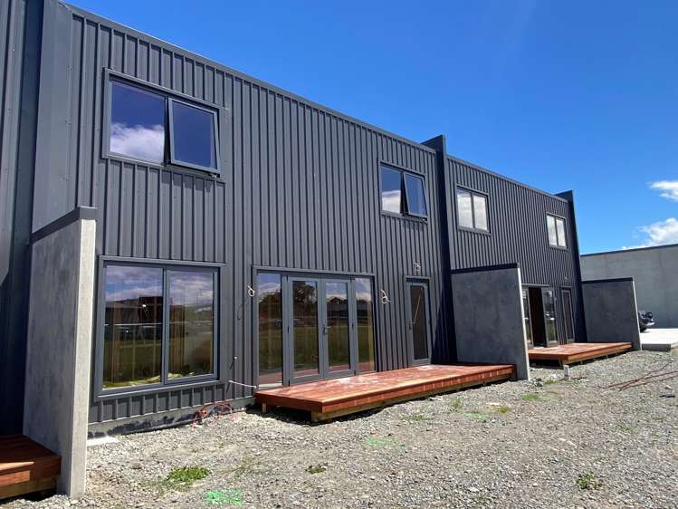 8/1 Lake Bryndwr Lane Burnside_6