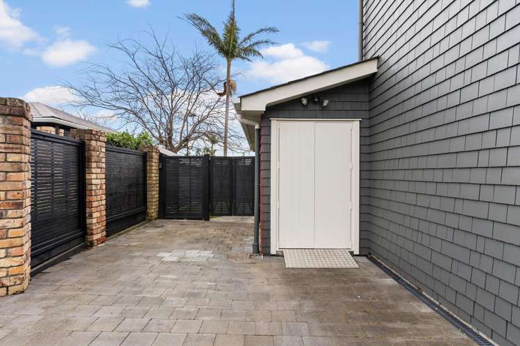 2/33 Ronaki Road Mission Bay_32