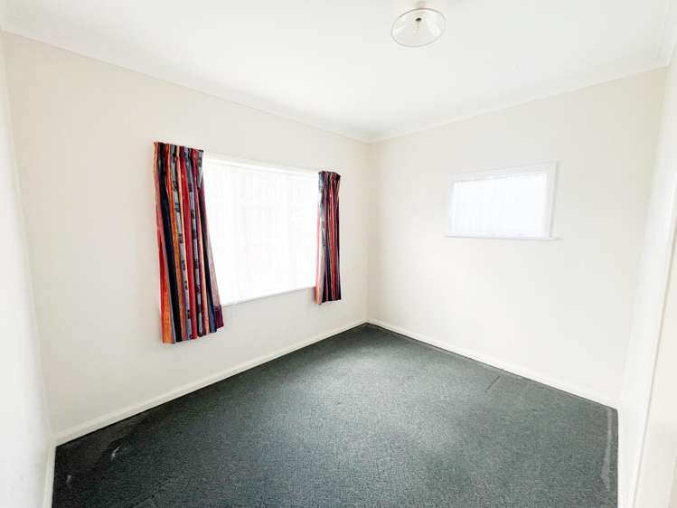 37 Christian Street Dannevirke_11