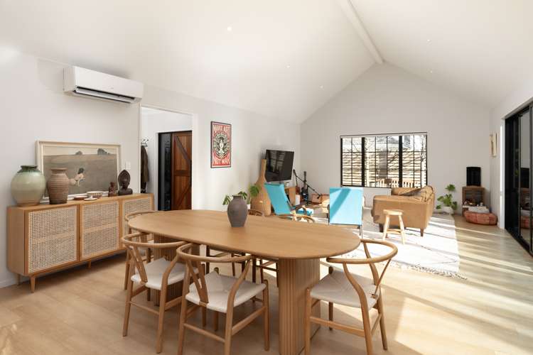 13b Richardson Avenue Burleigh_5