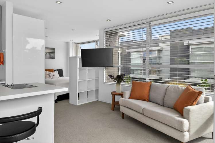 8/8A Settlers Crescent Ferrymead_12