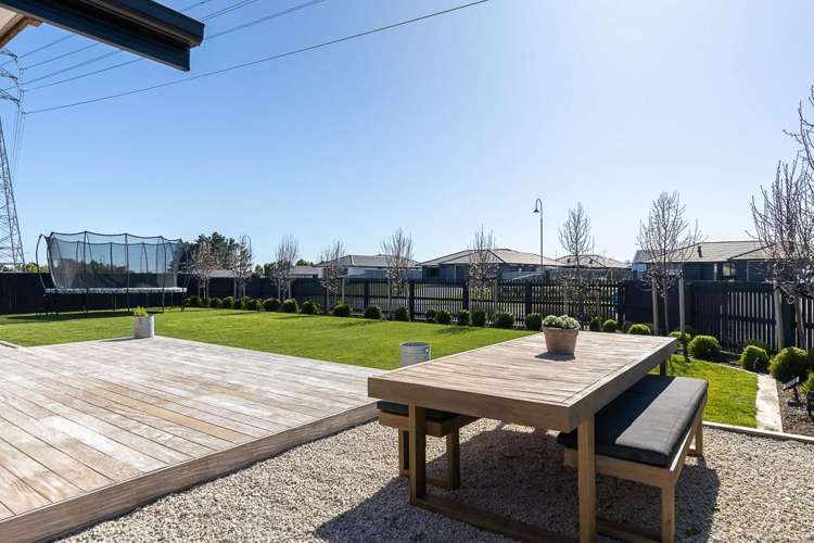 29 Honeyfield Drive Whalers Gate_24