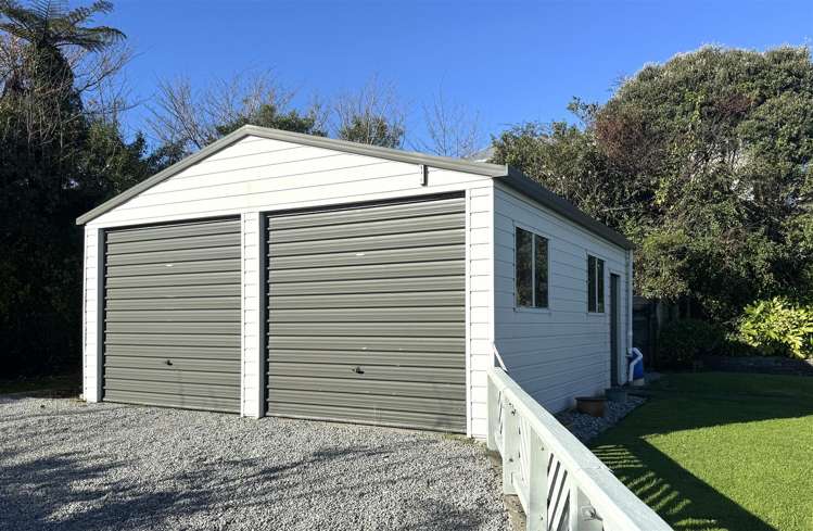 3 Fox Street Cobden_26