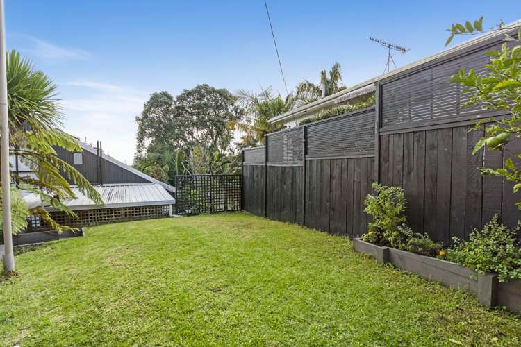 20 Godden Crescent Orakei_16