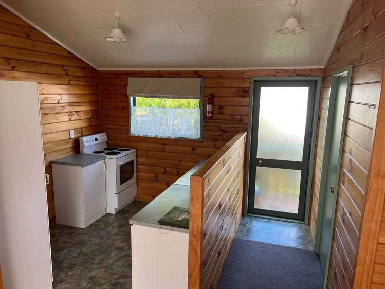 1A Clinton Avenue Te Atatu Peninsula_8