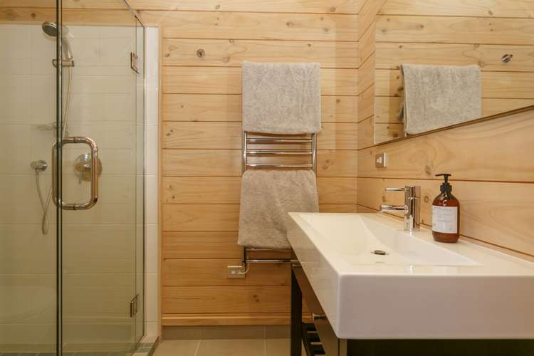 152 State Highway One Waitahanui_13